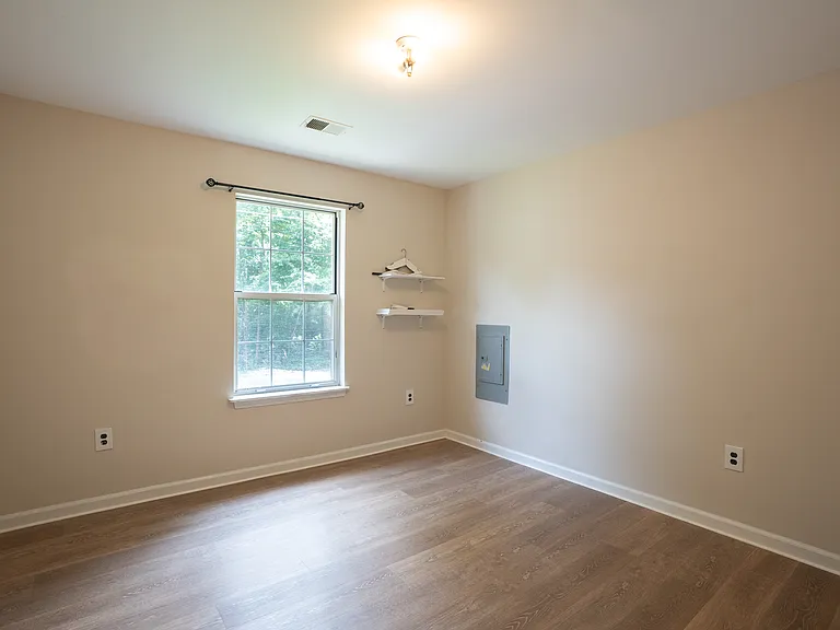 662 Grenada Ln — Photo 9