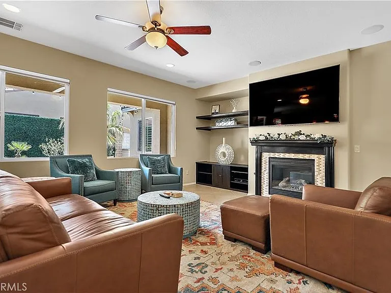 84649 Pavone Way — Photo 3