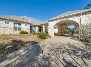 135 County Road 7727, Natalia, TX 78059