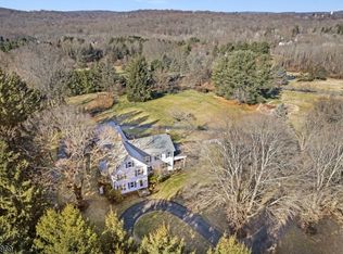 337 Hilltop Rd, Mendham, NJ 07945