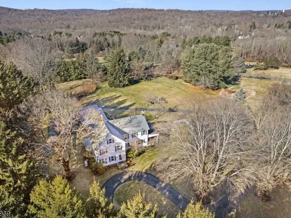 337 Hilltop Rd, Mendham Boro, NJ 07945