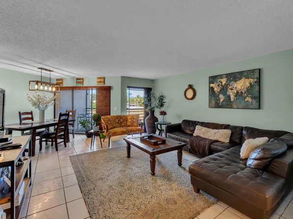 5650 Camino Del Sol #205, Boca Raton, FL 33433