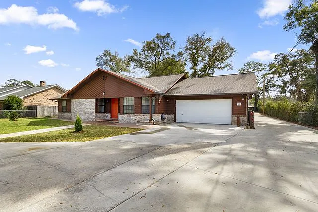 Building Photo - 2913 Longleaf Dr