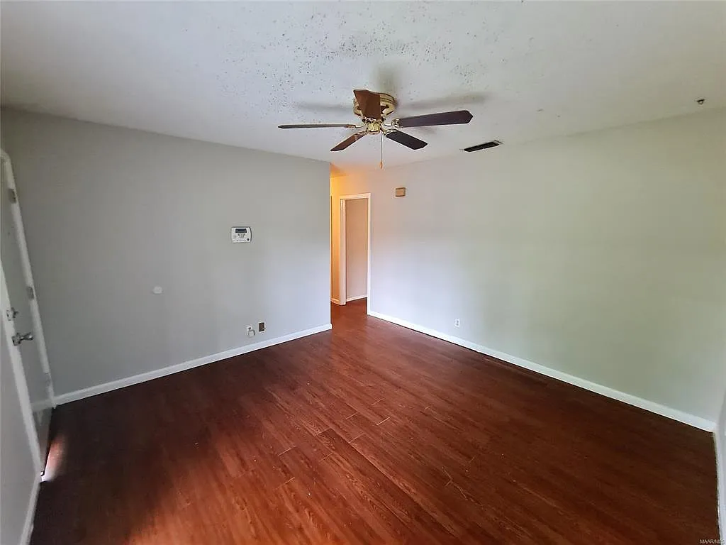 3 bed, 1125 sqft, $1,150 — Photo 3