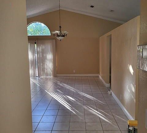 4th image of 307 Bishop Road