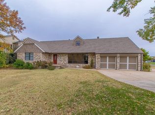 1101 Huntington Ave, Nichols Hills, OK 73116