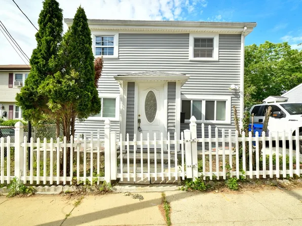 452 Tecumseh St, Fall River, MA 02721