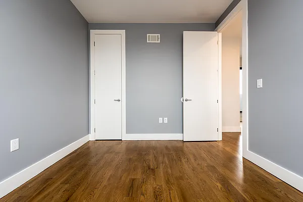 Rented by Nooklyn NYC LLC | media 43