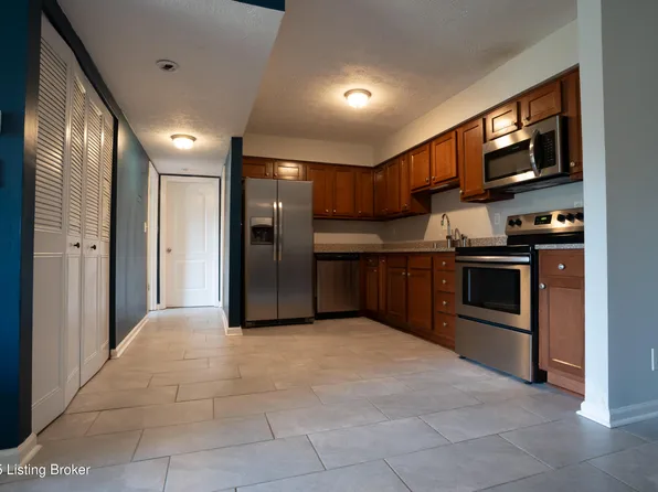7054 Wildwood Cir APT 116, Louisville, KY 40291