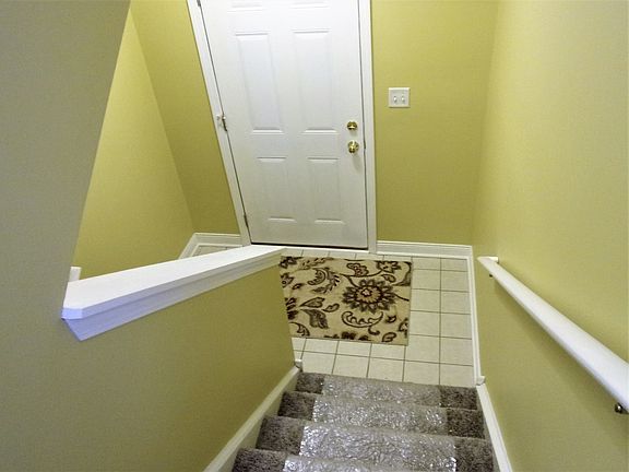 3rd image of 1752 Fieldstone Dr N #1752