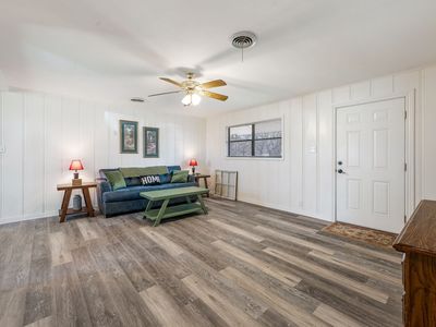 832 S Lamar St, De Leon, TX, 76444