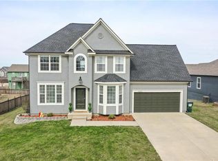 1302 N 2nd St E, Louisburg, KS 66053