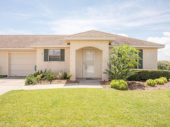 2nd image of 11 Doral Dr