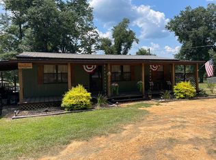 915 Sand Island Dr, Camden, AL 36726