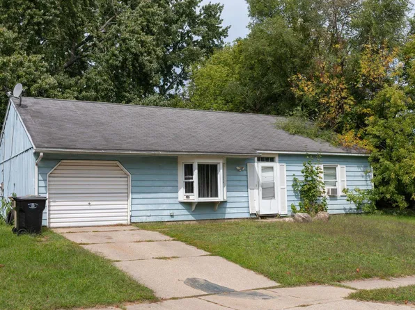 1325 Viking Dr, South Bend, IN 46628