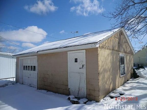 3rd image of 316 Pine Street S