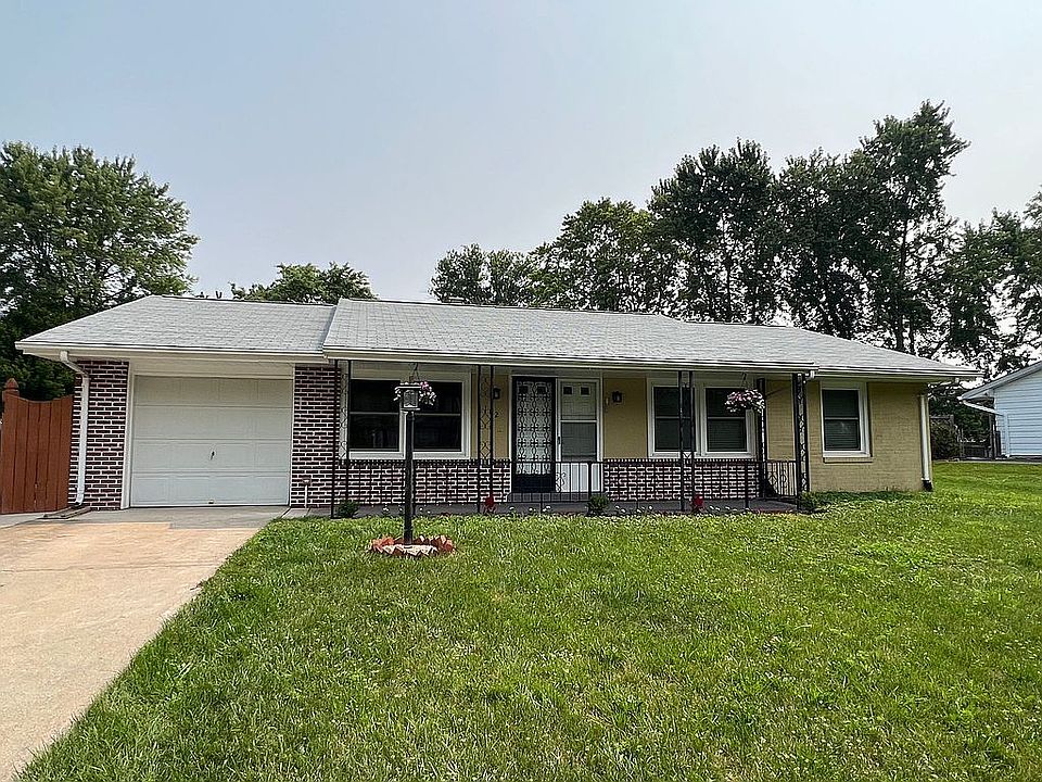 1st image of 102 W Frederick Dr