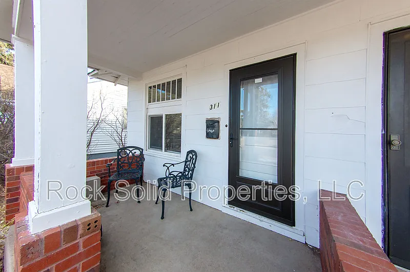 2 bed, 2.0 bath, 1350 sqft, $1,695 — Photo 1