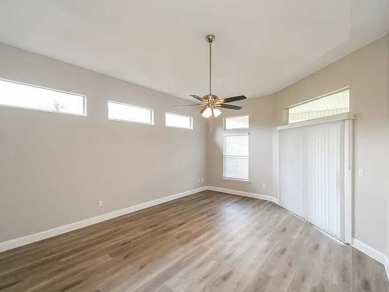 672 Mandy Oaks Dr — Photo 11