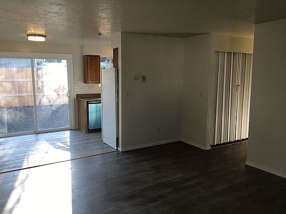 5th image of 861-863 Ellinor Ave