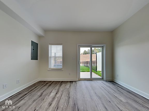 4th image of 2395 Eagle Creek Ct