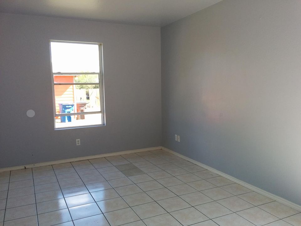 2nd image of 438 Amires Pl