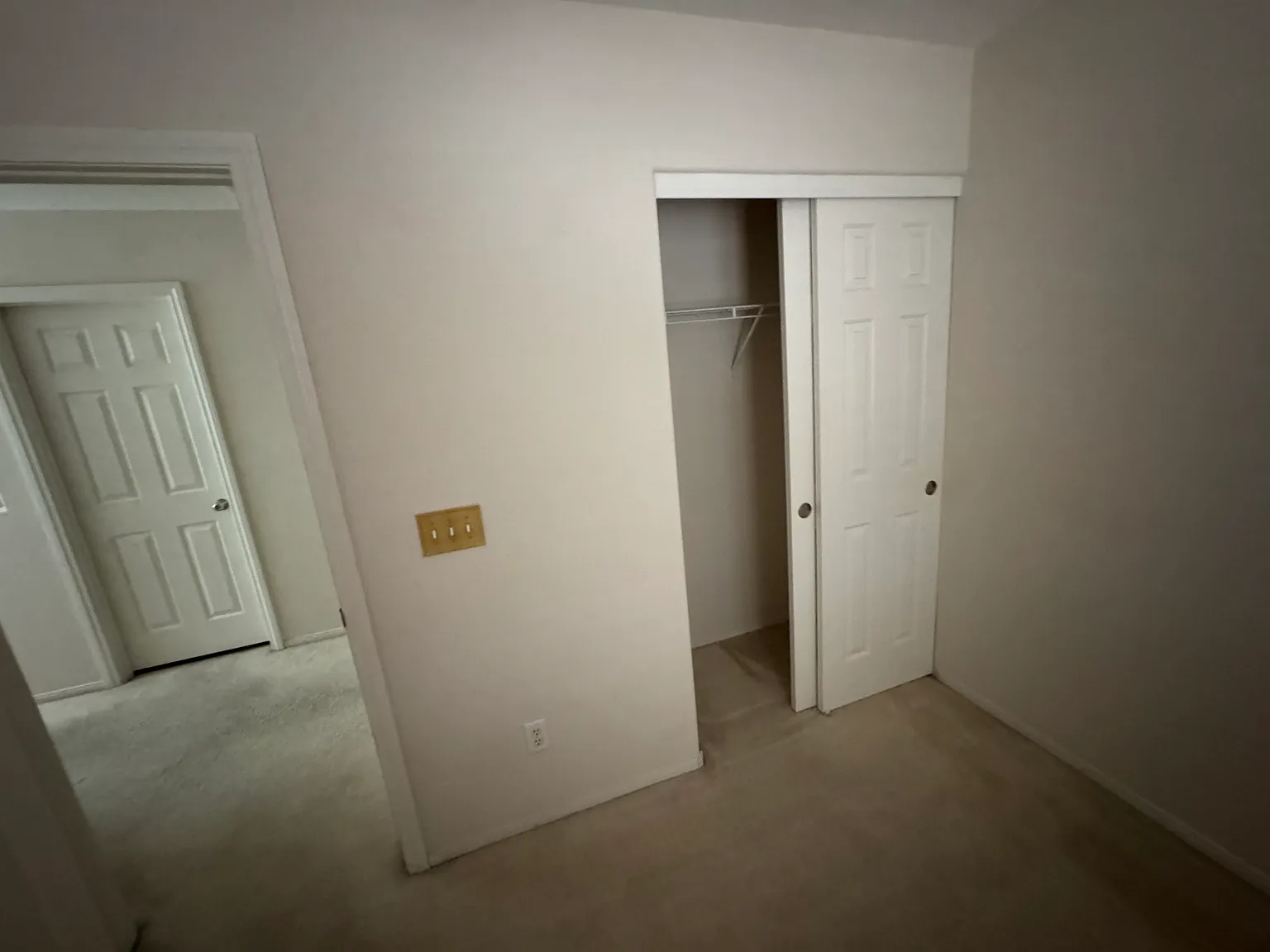 3 bed, 2.5 bath, 1406 sqft, $650 — Photo 4