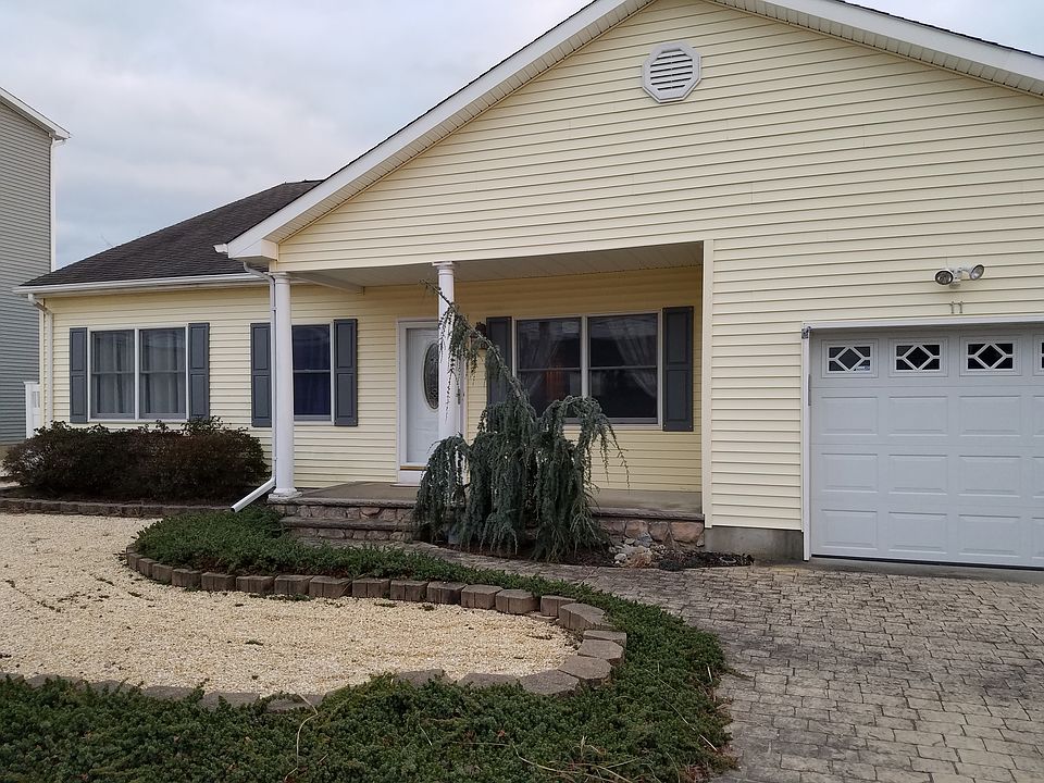 1st image of 11 Bahama Ave