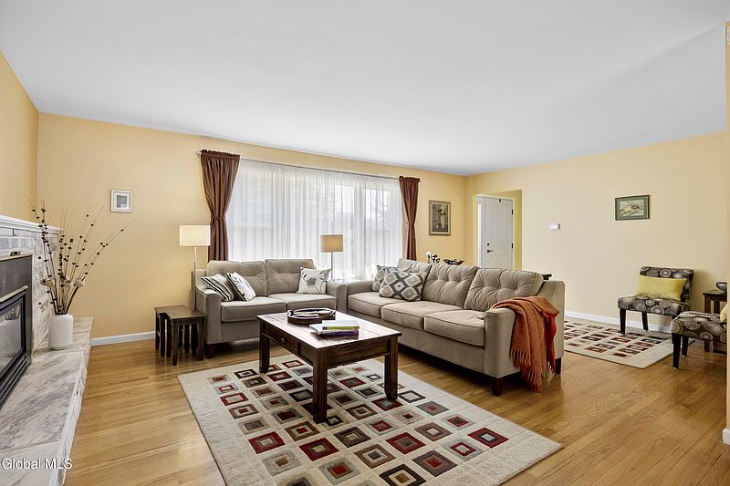 5th image of 106 Marie Parkway