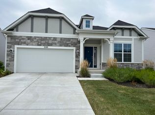 330 Gallant Dr, Lake Geneva, WI 53147