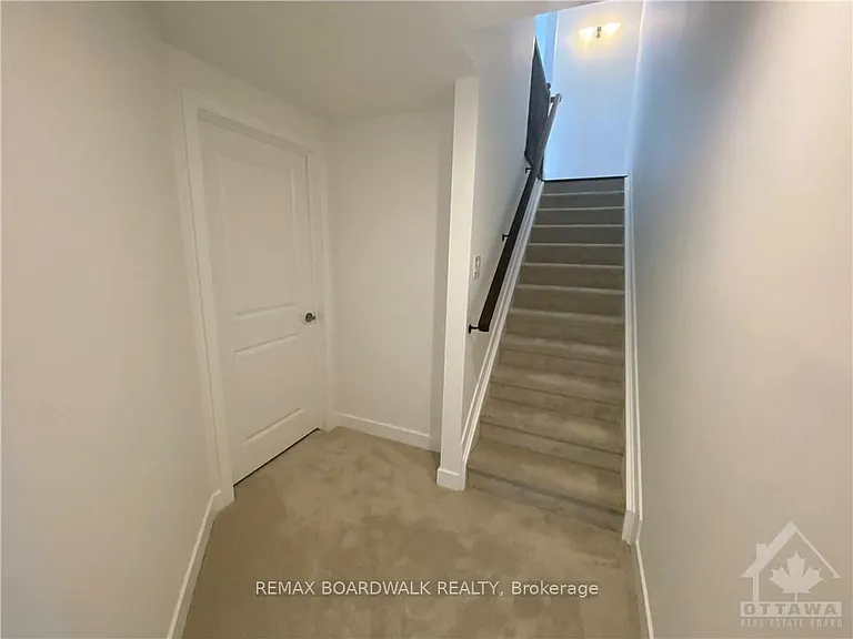 228 Bristol Cres — Photo 21