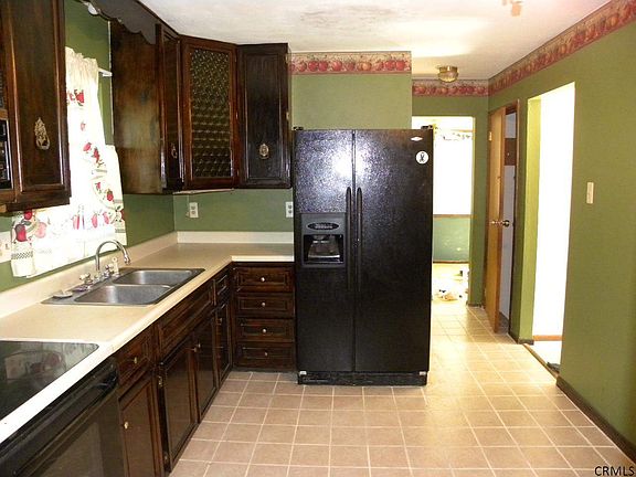 5th image of 8 Cherry Ln