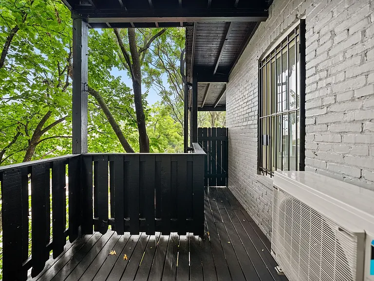 411 2nd St SE — Photo 33