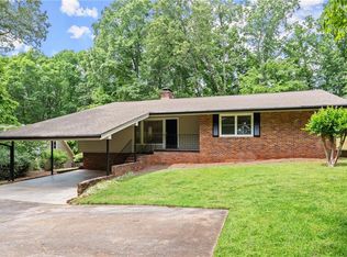 670 Mountain View Cir, Gainesville, GA 30501
