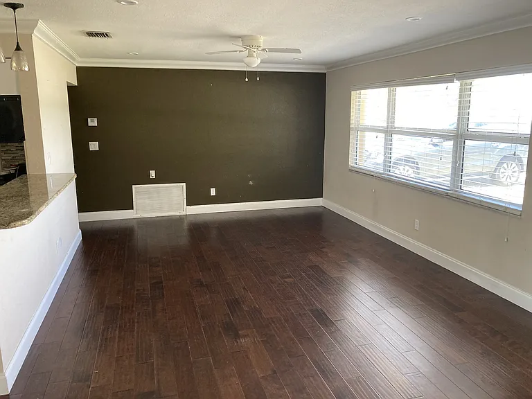 724 Sesame Ct — Photo 10