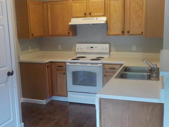 Kitchen with plenty of counter space