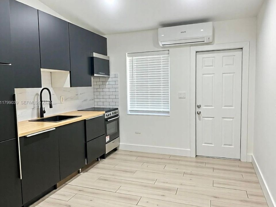 1st image of 16202 NE 18th Ct #4