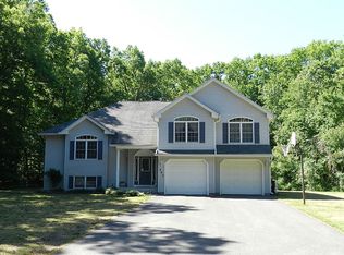 143 Abbey St, South Hadley, MA 01075