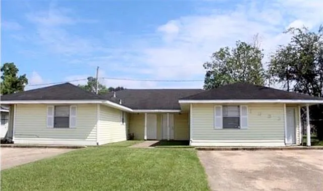 1 bed, 1.0 bath, 700 sqft, $1,050 — Photo 1
