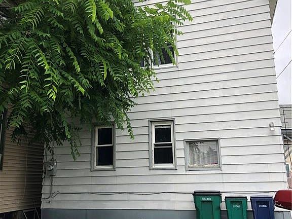 3rd image of 977 E Lovejoy St