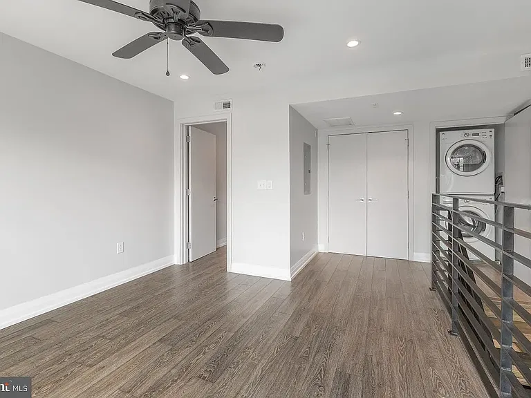 512 E Girard Ave #103 — Photo 17