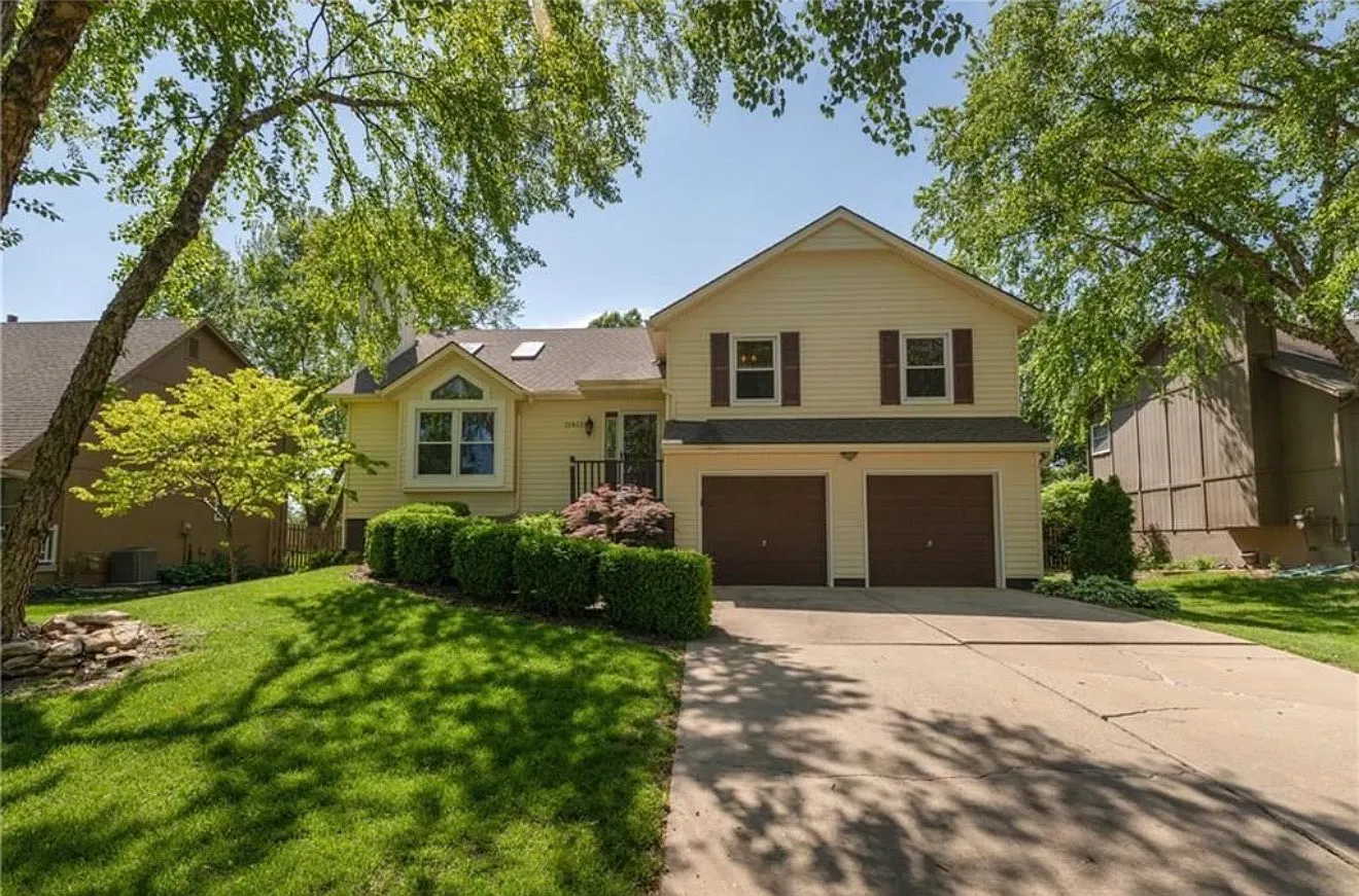 4 bed, 1882 sqft, $2,650 — Photo 1