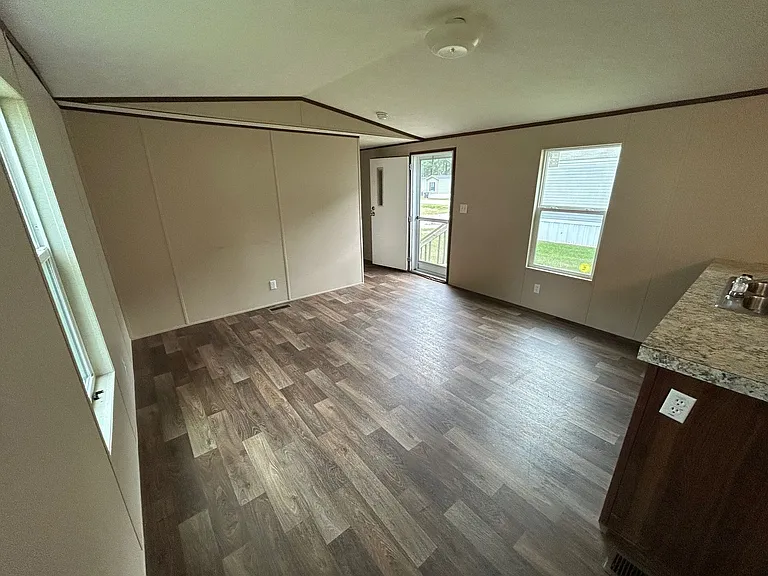1708 Mary St — Photo 3
