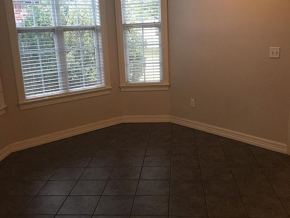 5th image of 691 Napa Ave