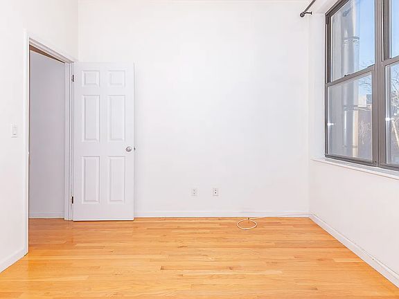 2nd image of 161 Wilson Ave APT 3A