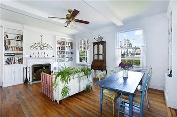 Sold by R New York | media 8