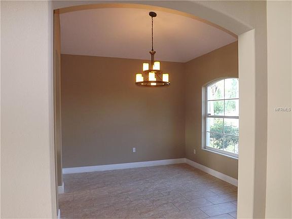 3rd image of 3526 Forest Park Dr
