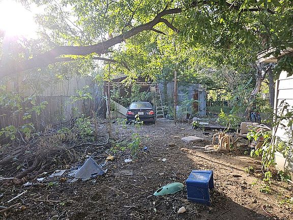 3rd image of 2317 Delante St