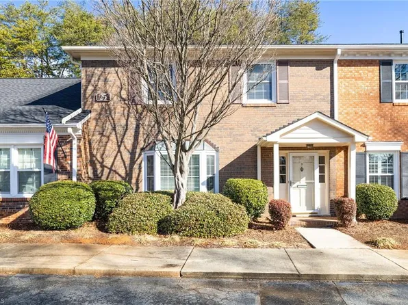 25 Fountain Manor Dr Unit B, Greensboro, NC 27405