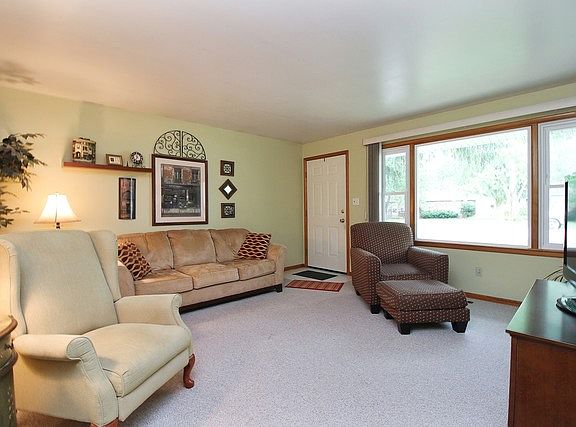 2nd image of 745 Jonette Ave